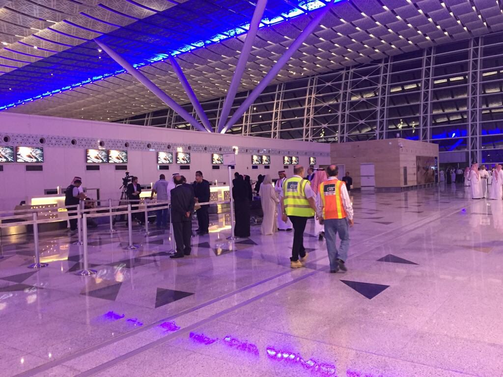 خدمة نقل المعتمرين من مطار جدة
